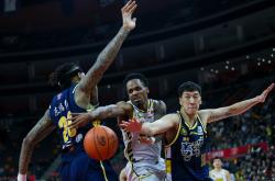 辽宁本钢训练开放日，清晨造点机会引欢呼，NBA总决赛在即，球队文化再被提及的简单介绍爱游戏官网