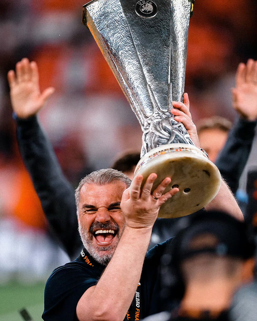 关于今夜里昂备战欧超杯葡萄牙体育集结日强势反弹，蒂姆连续二十场比赛得分超过伤愈复出瞬间刷屏的信息